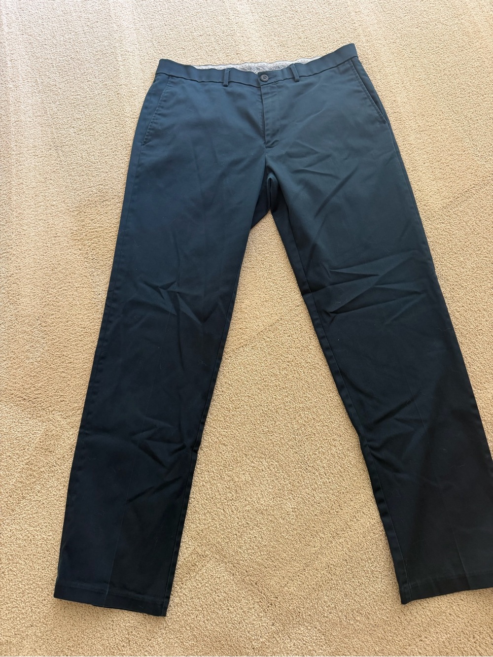 Men's Classic Straight-Fit Pants - Black